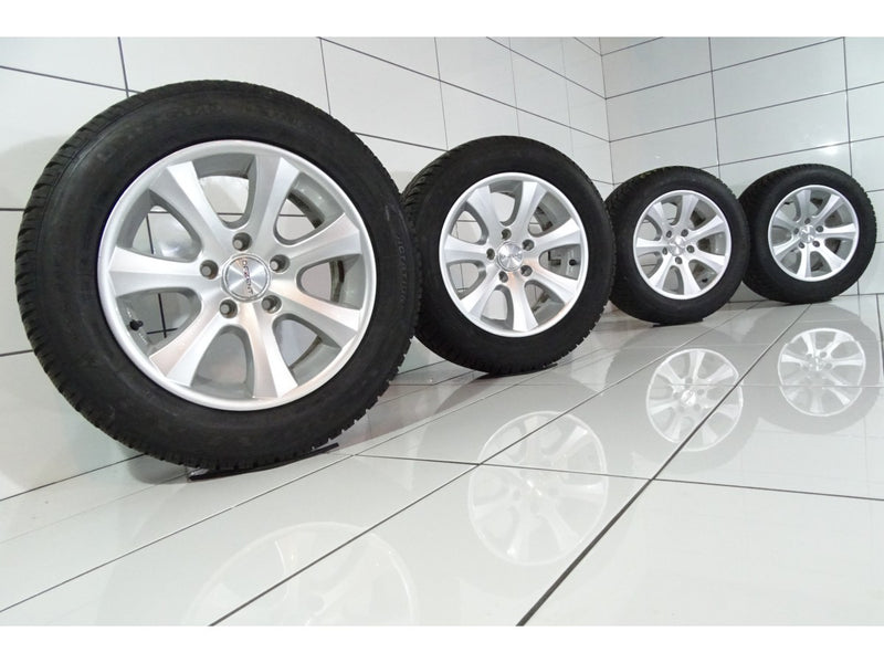 Goodyear UltraGrip Performance 2 225/55R16 95 H