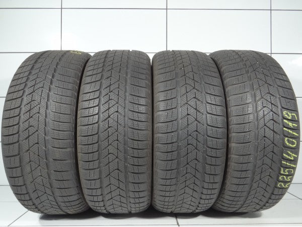 PIRELLI Winter Sottozero 3 225/40R19 93 H