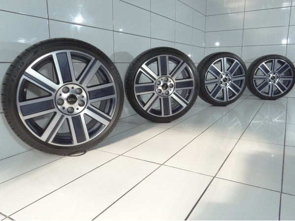 PIRELLI P ZERO 205/40R18 86 W