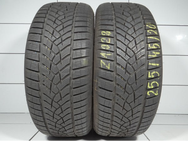 Goodyear UltraGrip Performance plus 255/45R20 105 T