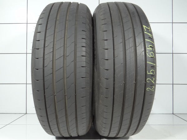 Goodyear EFFICIENT GRIP 2 SUV 225/65R17 102 H