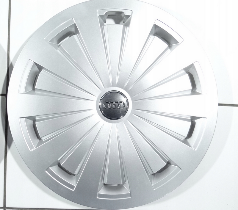 KOŁPAK ORYGINALNY 16' AUDI A4 8W0 601 147 / 8W0601147