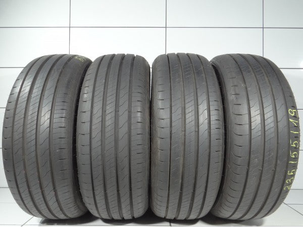 Goodyear EFFICIENT GRIP 2 SUV 235/55R19 105 V