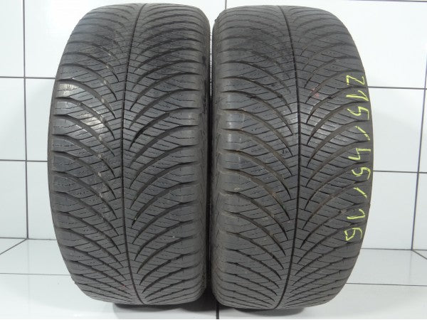 Goodyear VECTOR 4SEASONS GEN2 215/45R16 90 V