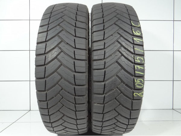 MICHELIN AGILIS CROSS CLIMATE 205/75R16C 113/111 R