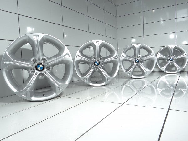 BMW OE 18' Srebrny X1, E84