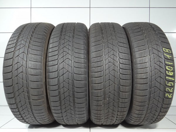 PIRELLI Winter Sottozero 3 225/60R18 104 H