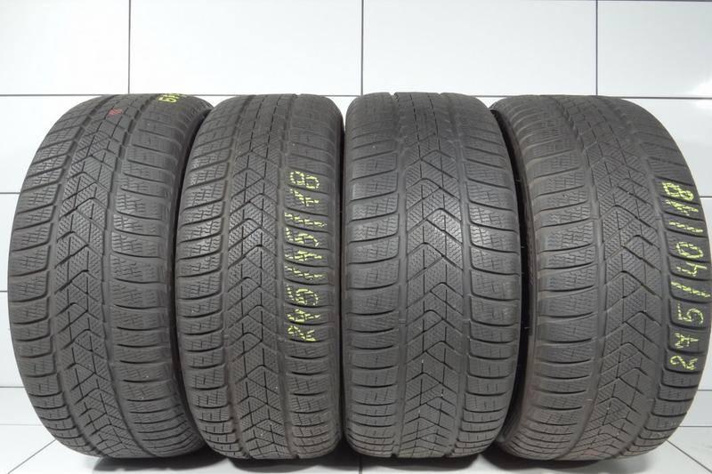 PIRELLI Sottozero 3 Winter 245/45R18 100 V