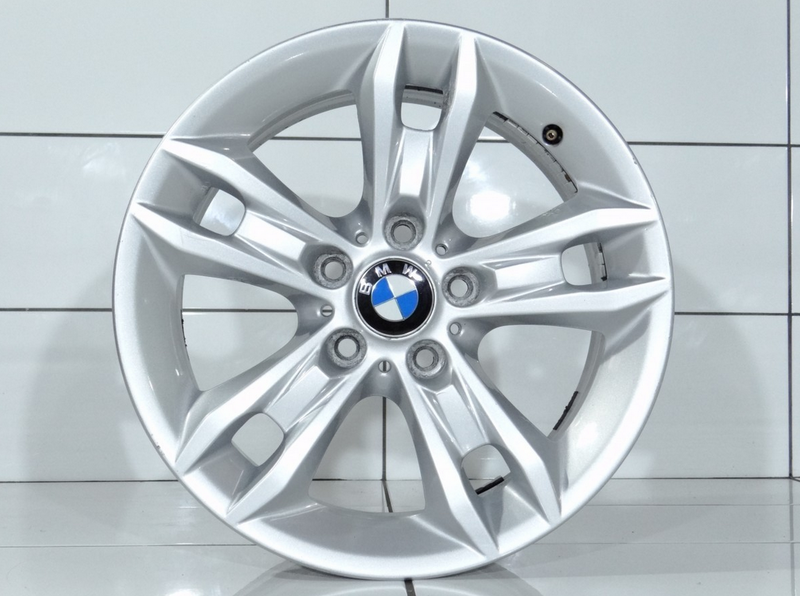 BMW OE 17' Srebrny BMW X1, E84