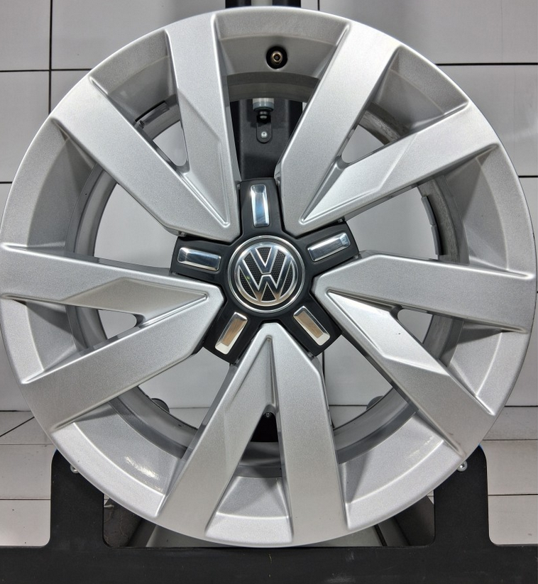 VOLKSWAGEN OE 16' Srebrny