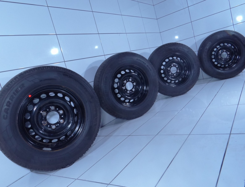 PIRELLI Carrier Winter 235/65R16C 118/116 R