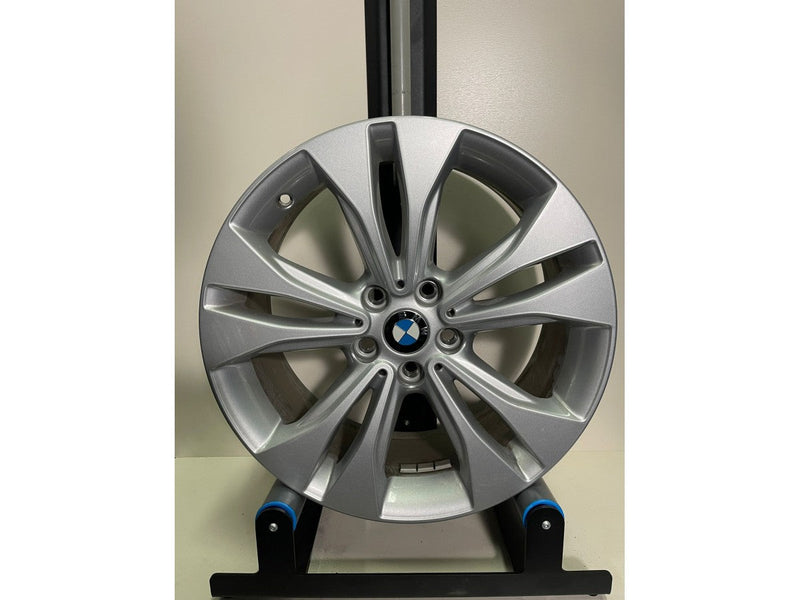 BMW OE 18' Srebrny