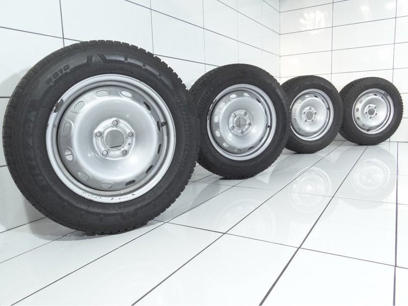 BRIDGESTONE BLIZZAK W810 205/65R16C 107/105 T